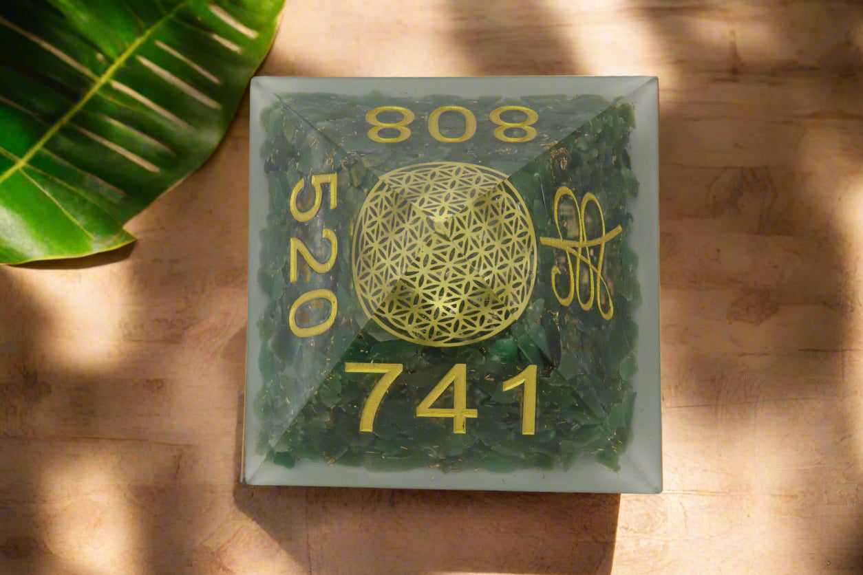Green Jade Zibu Pyramid